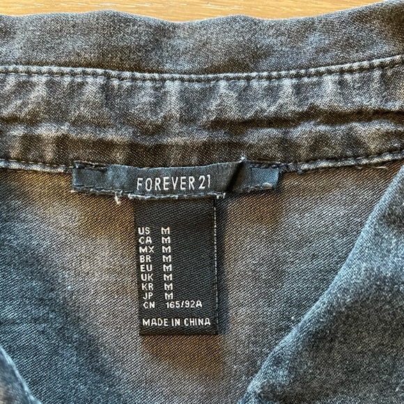 Grey Sleeveless Button Up Top - Picture 8 of 8